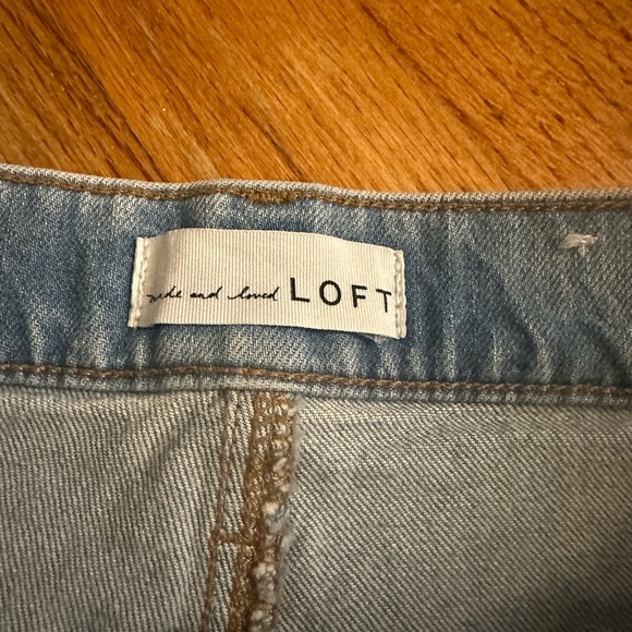 LOFT High Waisted Boyfriend Jeans | Lightly distressed | Medium wash | size 26 - Picture 3 of 6